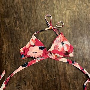 Shade and shore bikini top. L. Removable padding